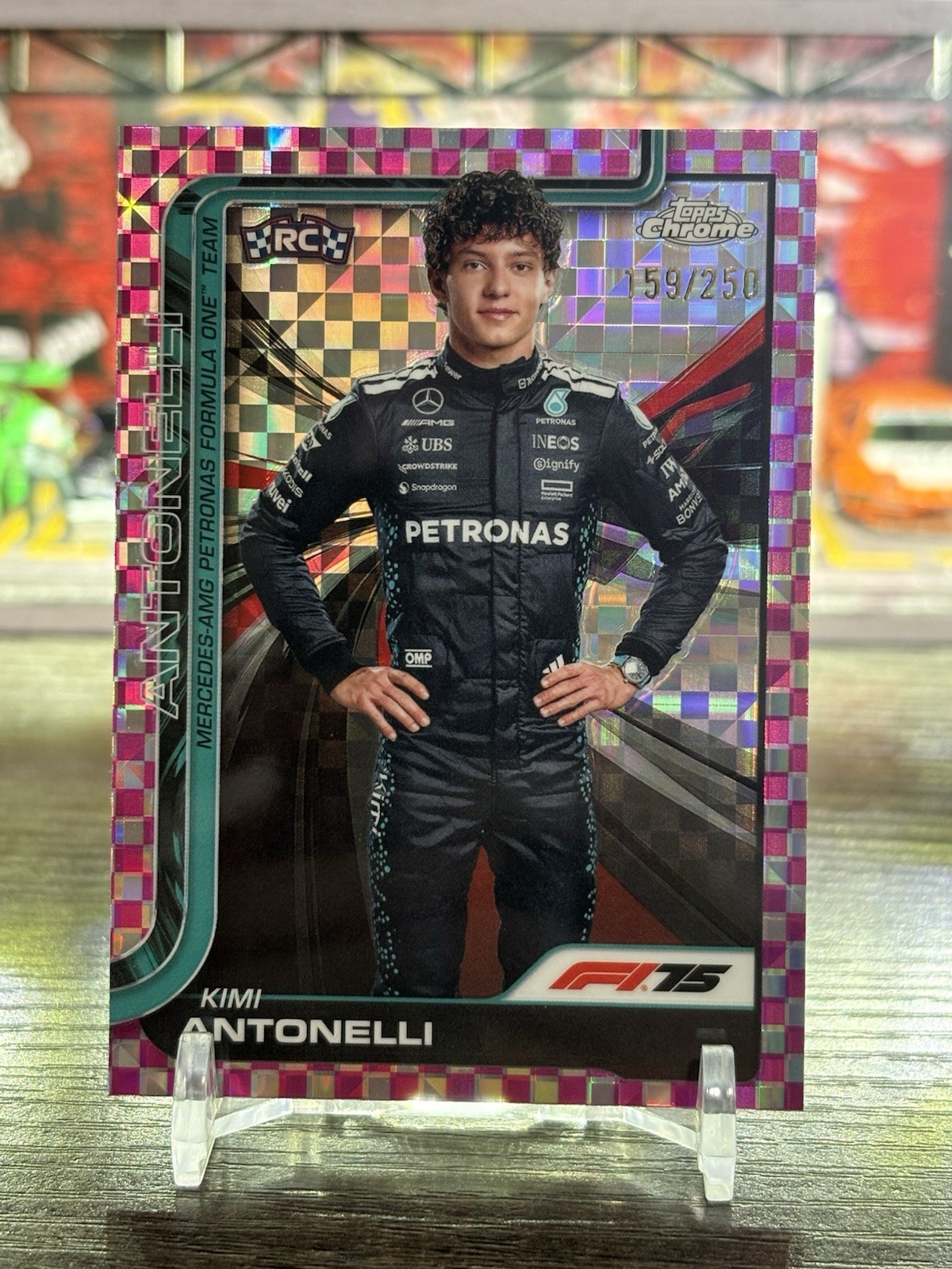 2025 Topps Chrome F1 Kimi Antonelli RC Rookie Portrait Pink Checker /250 #8