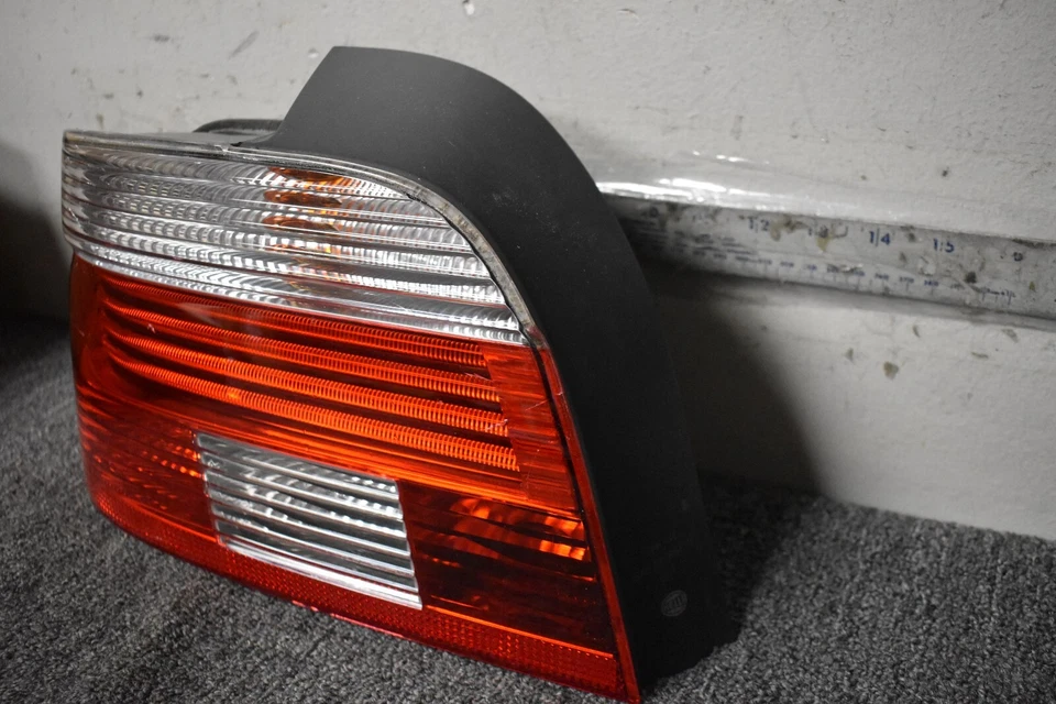 BMW 540I 2001-2003 BASE LUZ TRASERA LADO IZQUIERDO FÁBRICA OEM Foto 2 de 4