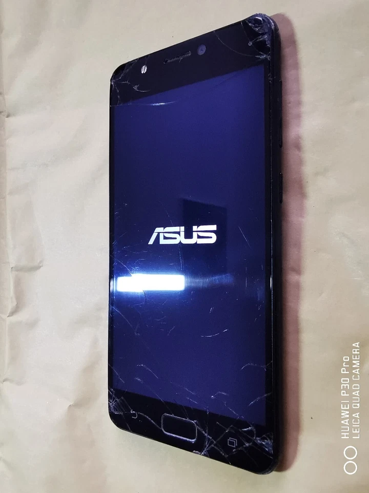 Asus Zenfonne Xoohd - 3GB /32GB - Blu - Immagine 3 di 4