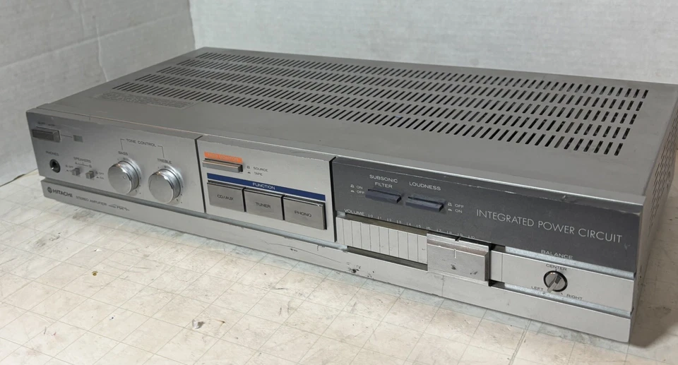 Amplificador integrado estéreo Hitachi HA-1 - de colección - probado y funciona Foto 3 de 4