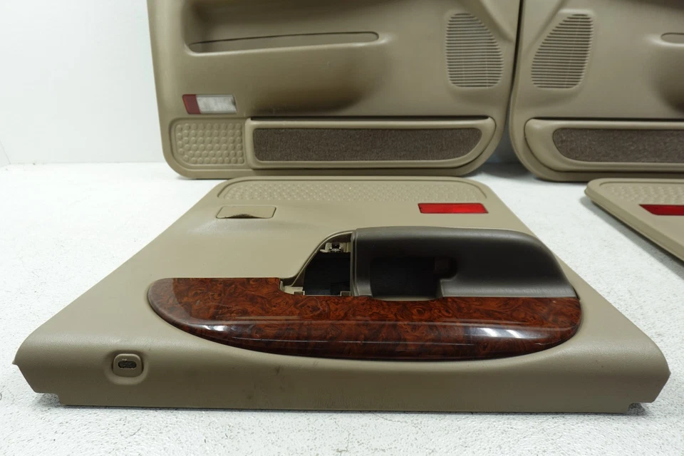 Paneles de puerta delantera trasera Ford Super Duty Excursion F-250 F-350 1999-2007 fabricante de equipos originales W6022 Foto 4 de 4