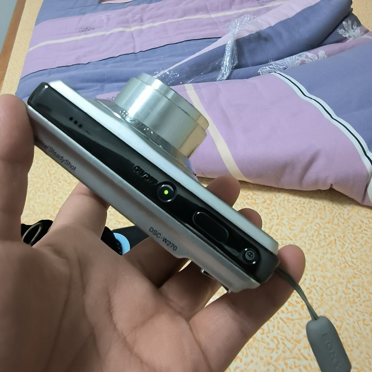 Sony Cyber-shot DSC-W270 Digital Camera 12.1 MP 5x Optical Zoom 