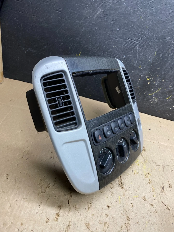 2005 to 2007 Mercury Mariner Heater Climate Control Radio Bezel Oem U5217 DG - Image 2 of 4