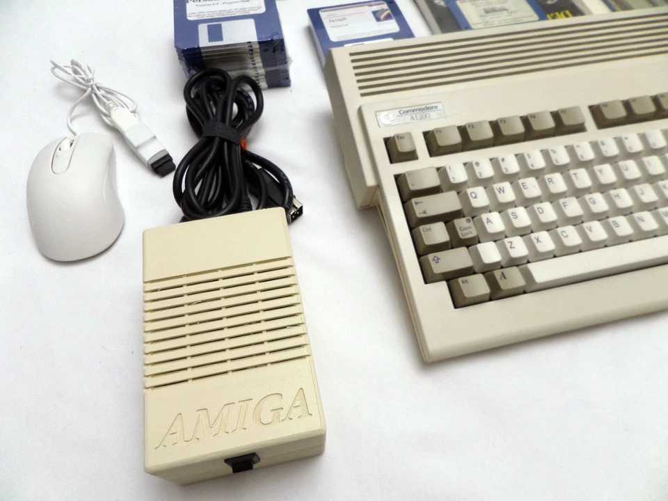 Amiga A1200 recondicionado com 68060, mouse, PSU e software - Imagem 3 de 4