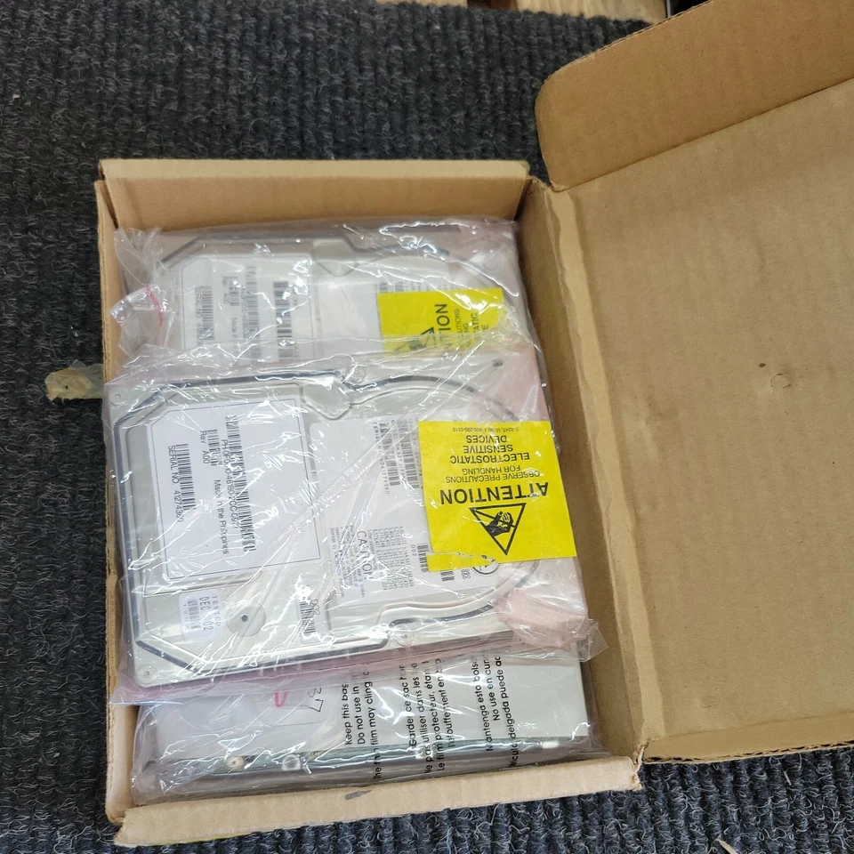 1 Hitachi DK32EJ-72NC 73.4GB 10K SCSI Hard Drive - Image 2 of 4