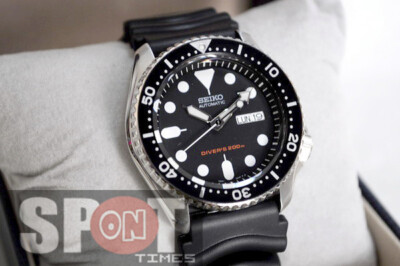 Seiko Diver's Black 200m Automatic Rubber Band Men's Watch