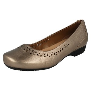 clarks ladies wide fit shoes sale