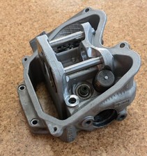 Zylinderkopf nicht komplett, Aprilia Leonardo  125, 1x Auslassventil fehlt