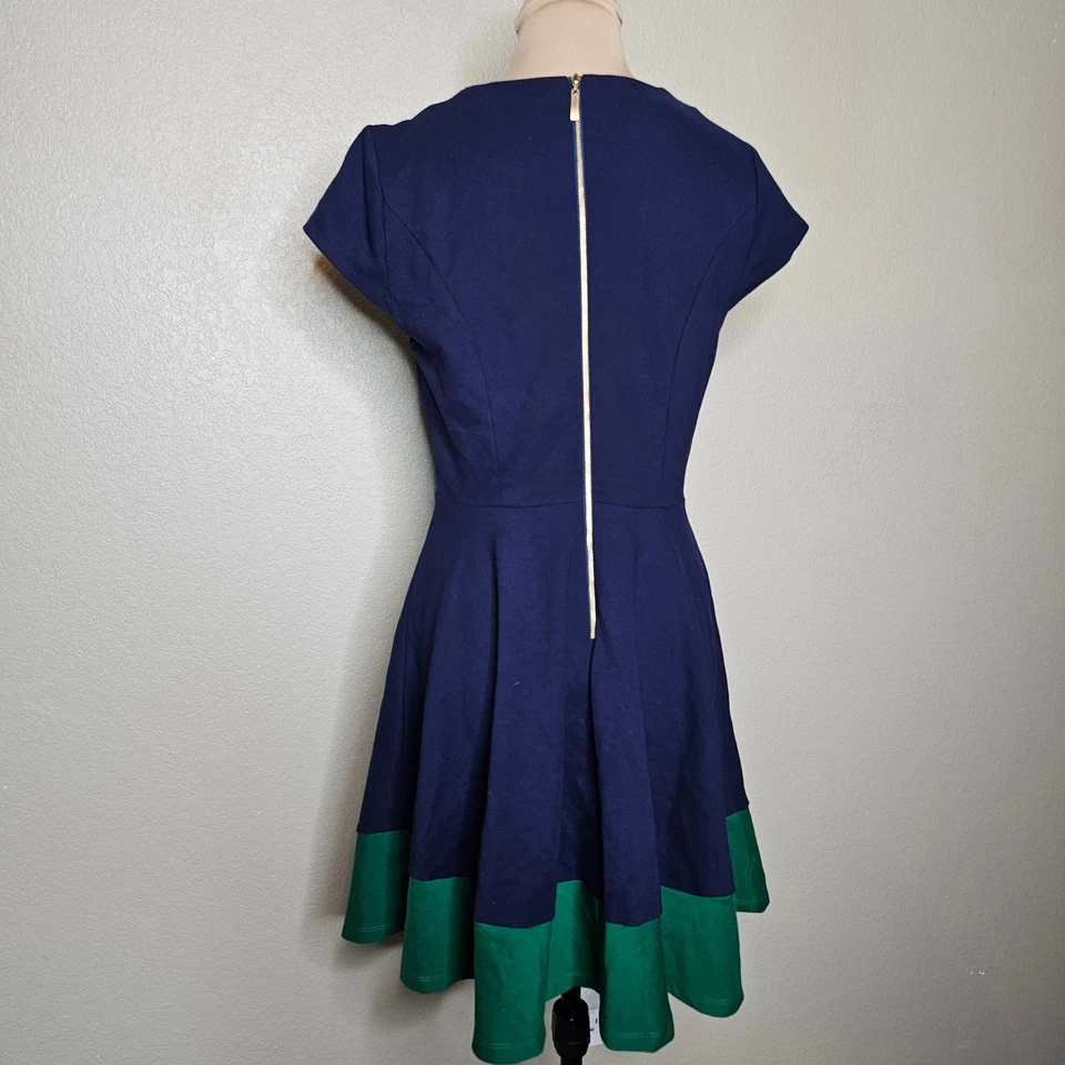 Vestido acampanado Julie Brown NYC verde marino corte en bloques de colores para mujer talla mediana Foto 3 de 4