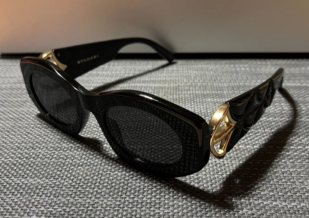 Солнцезащитные очки Bvlgari Cat Eye черные для женщин - огромный