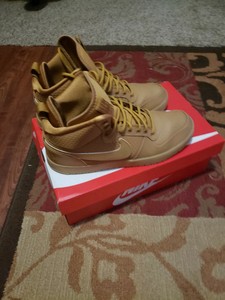 nike court borough tan