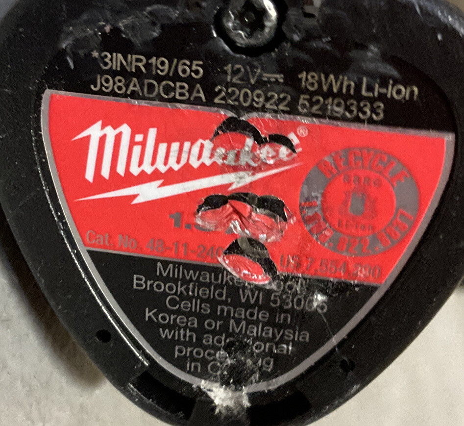 USED LOT OF 7 Milwaukee M12 Red Lithium Batteries 1.5AH (6), 2.0AH (1)