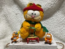 1978 Garfield Takes the Mountain Dakin Stuffed Plush on Sled w/Tags 2 Figures