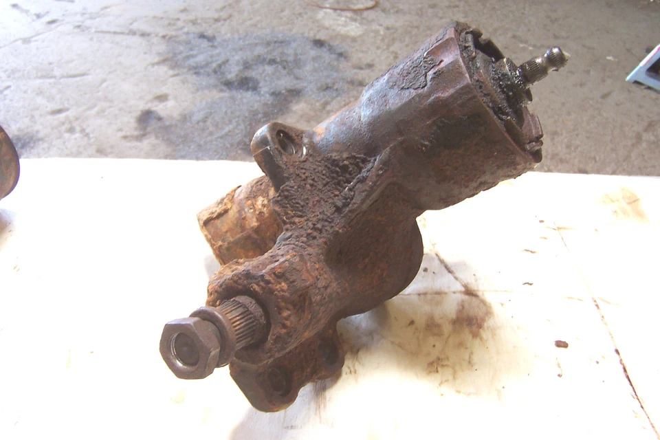 1972 & Other Dodge Charger Power Steering Box W/Nut, Washer & Bolts - Image 2 of 4