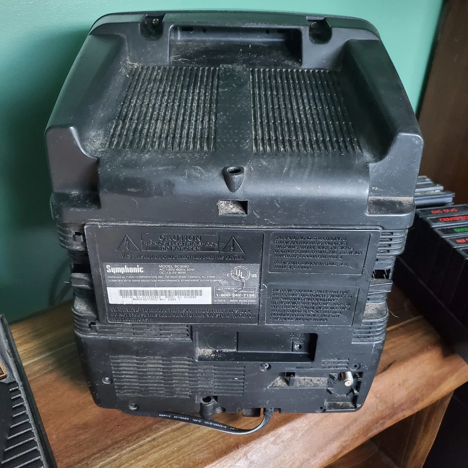 Vintage Symphonic 9" CRT TV VCR Combo Model SC309D Retro Gaming TV Tested READ - Image 4 of 4