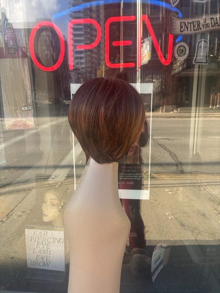 Raquel Welch Auburn 全假发带手镯 热友好 — 第 4/4 张图片