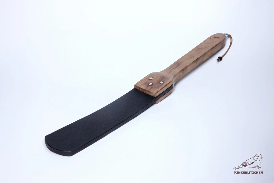 Correa de cuero para azotes prisión madera de cerezo BDSM juego de impacto paleta cola de castor Foto 2 de 3