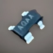 Maxim Integrated MAX811 SUPERVISOR IC 1 CHANNEL in SOT-143-4 Package