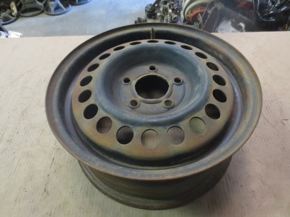 Buick Regal Lesabre Cadillac Oldsmobile aro de roda de aço 15" fabricante de equipamento original usado 8027 RNA - Imagem 2 de 4