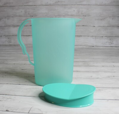 EUC Tupperware Impressions Juice Pitcher 2.1 L 2 Qt Beverage Slim
