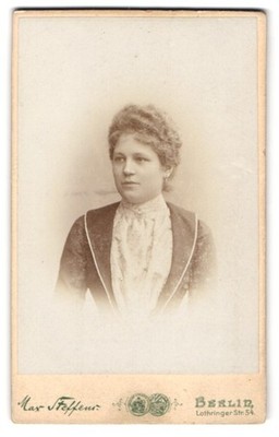 Fotografie Max Steffen, Berlin, Lothringer Str. 54, Portrait einer jungen Frau 