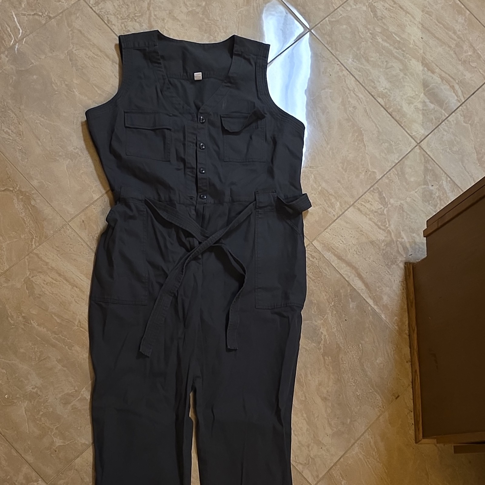 Old Navy Black Sleeveless Belted Jumpsuit XL, Button Closure, Pockets