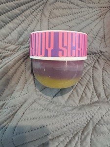 New NWOT Luxury Addison And Gates Vegan Frosted Blueberry Body Scrub