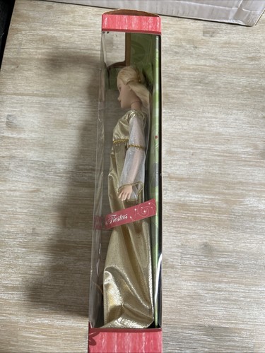 HOLIDAY ANGEL BARBIE DOLL CHRISTMAS - MATTEL 2005 - (NRFB) - Picture 4 of 8
