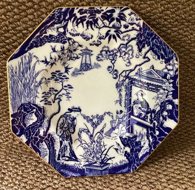 ROYAL CROWN DERBY ~ MIKADOBLAU ~ GOLDRAND 9'' ACHTECKIGES MITTAGESSEN/KUCHENTELLER