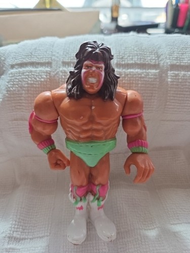 Hasbro 1990 Ultimate Warrior Vintage WWF Action Fi...
