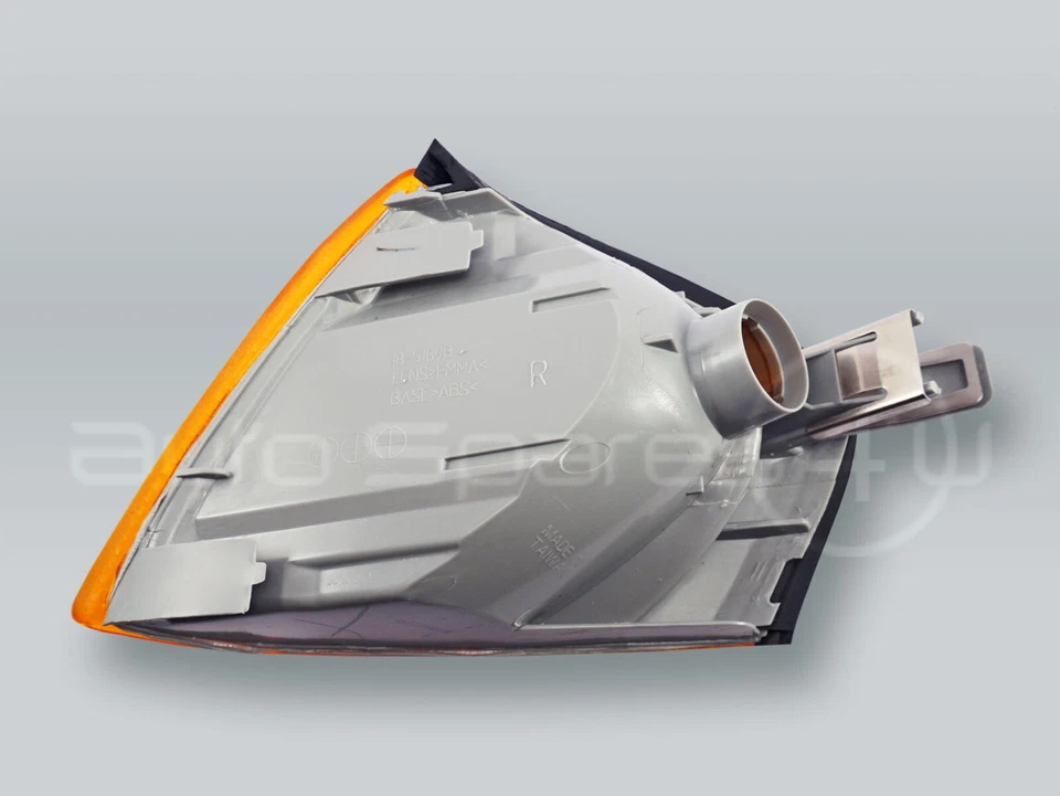 TYC Amber Corner Light Parking Lamp RIGHT fits 1990-2002 MB SL-Class R129 - Image 2 of 2