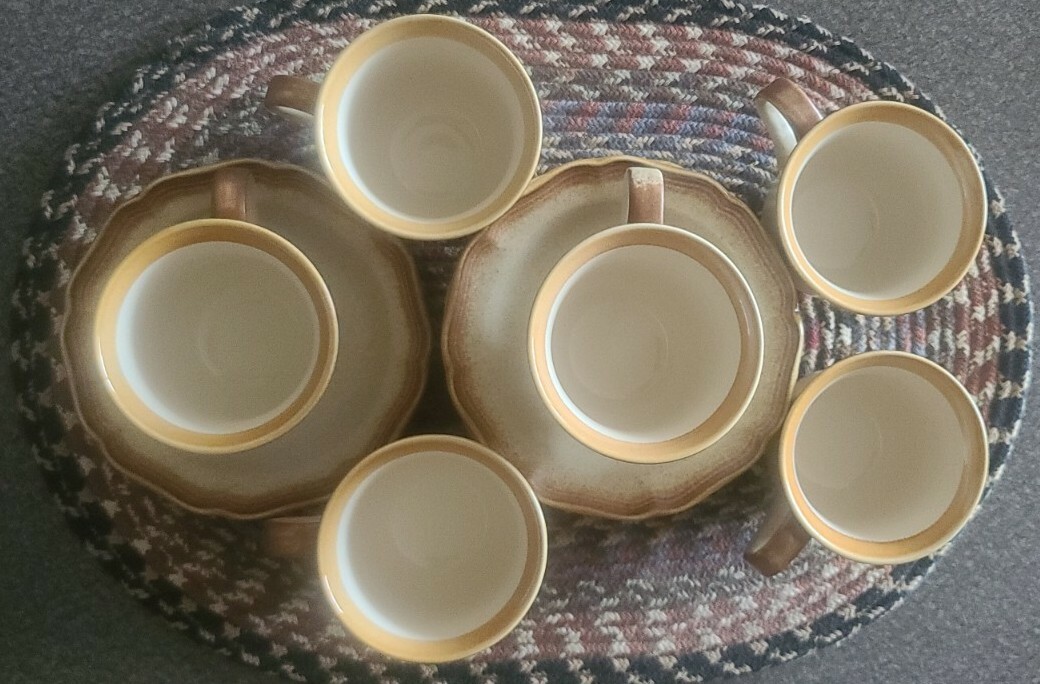 Six (6) Vintage ~ Mikasa ~ Whole Wheat ~ Loves Me ~ E8000 ~ Cup