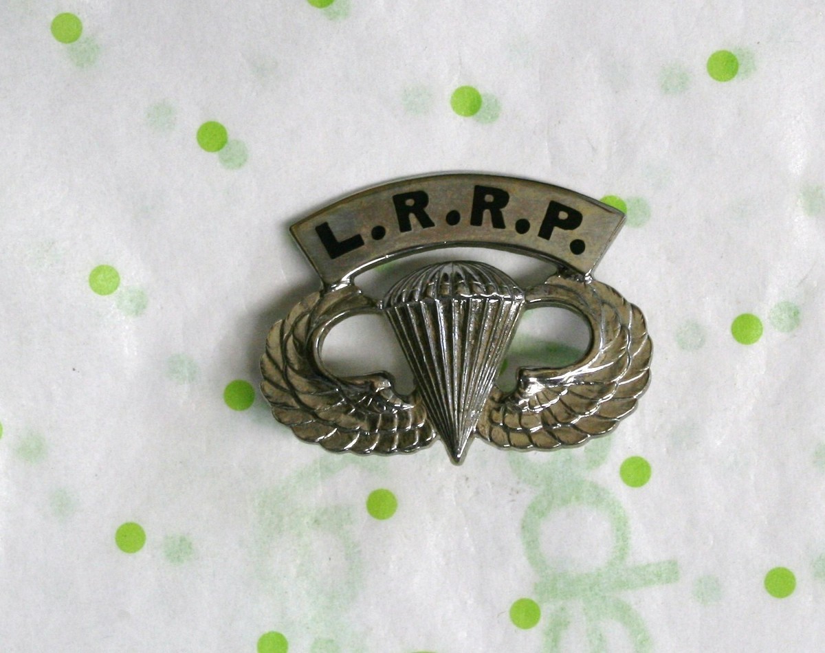 VINTAGE U.S PIN AIRBORNE PARACHUTE JUMP WINGS L.R.R.P. LONG RANGE