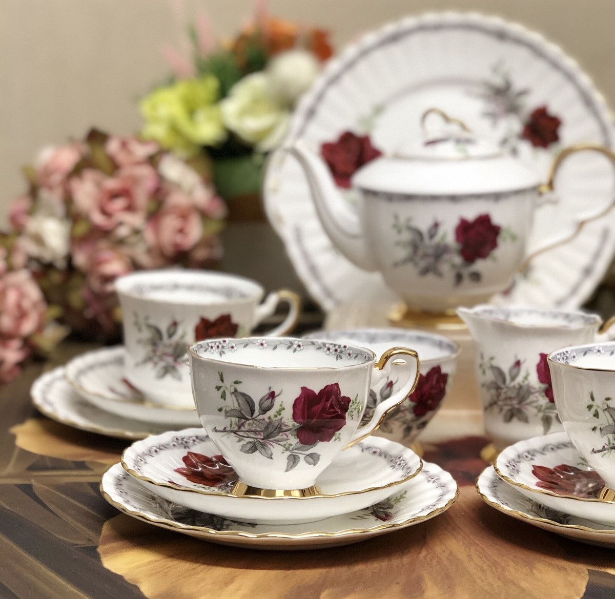 Staffordshire チャイニーズローズプレート 25cm2枚セット Royal Stafford 'Roses to Remember' 16 piece Tea Service | eBay UK