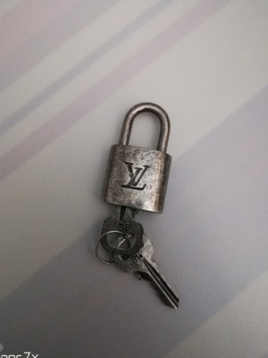 Lucchetto Louis Vuitton special edition.lockpad Louis Vuitton colore  anticato | eBay