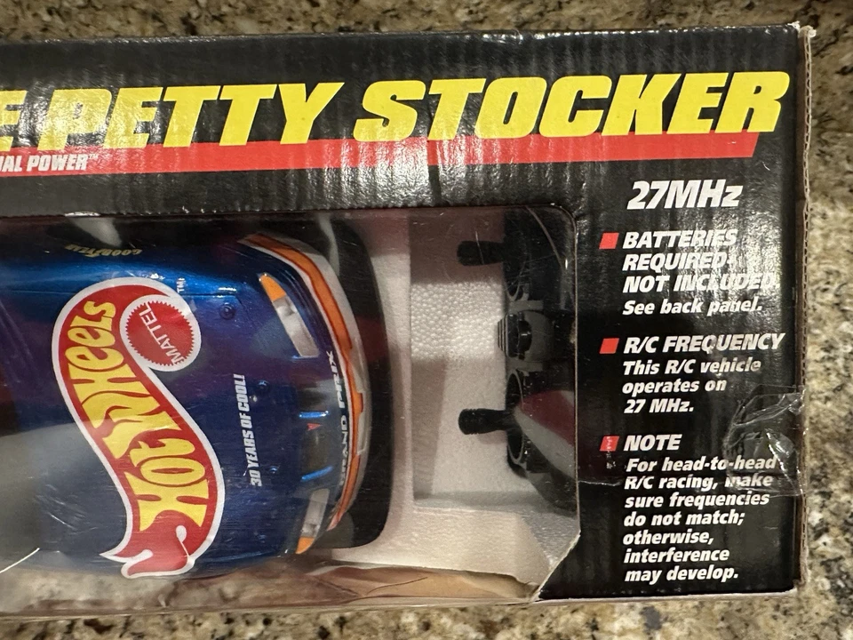1997 Hot Wheels Tyco R/C Kyle Petty Stocker Nascar 6.0V Dual Power NIP - Image 4 of 4