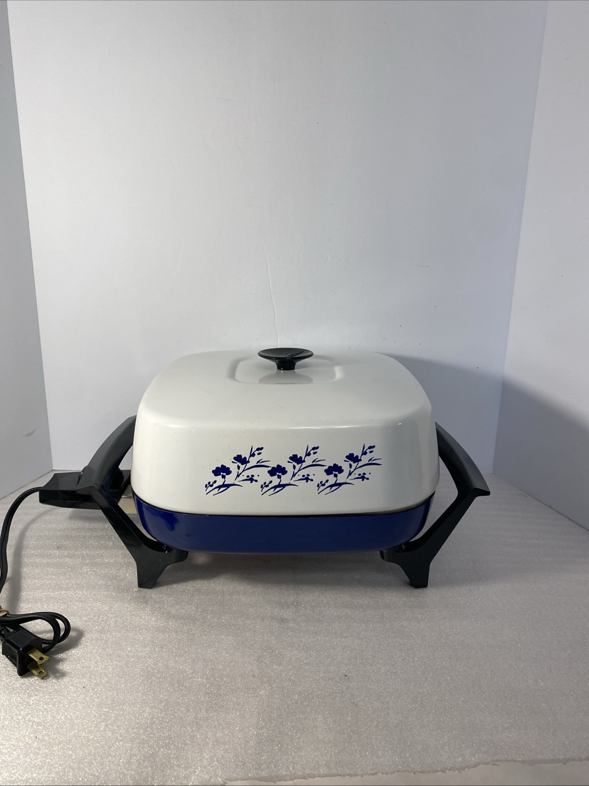 Vintage BLUE West Bend electric frying pan /skillet WITH LID