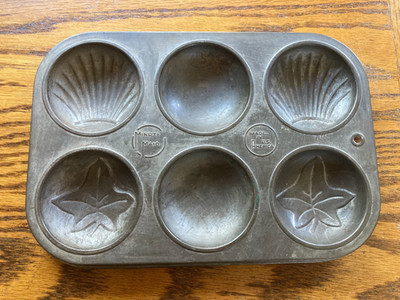 Vintage 1940s Minute Maid Embossed Madeleine Tin Pan 9''x 6'' Patina Primitive USA
