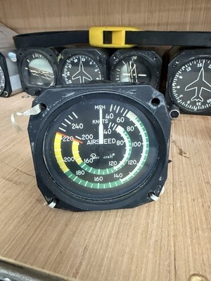 Beechcraft Airspeed Indicator - 8025