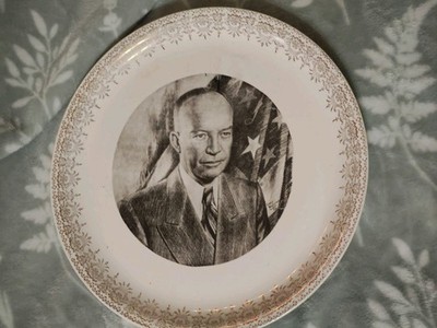 Homer Laughlin Presidential Plate M50 N8 Debutante Collection 10.25