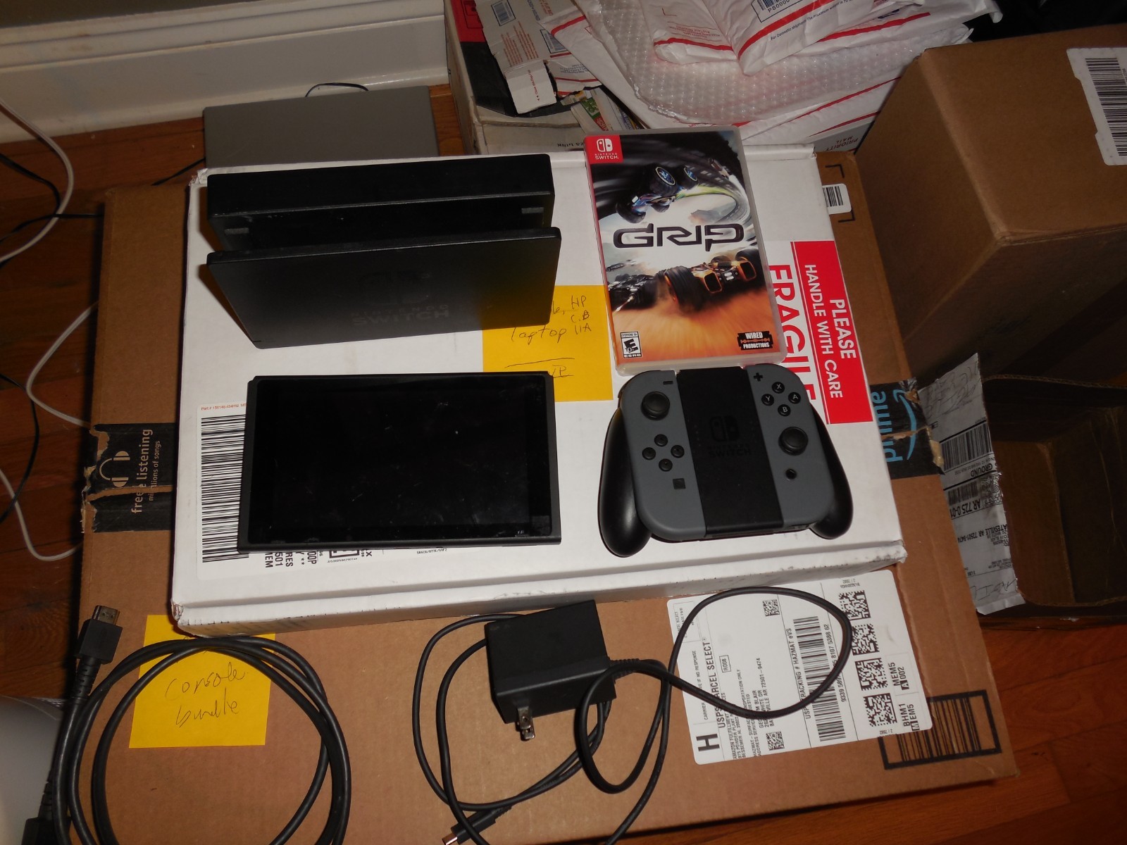 Free Shipping! - Nintendo Switch Console Bundle with Gray Joy-Cons - tested