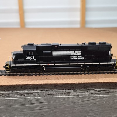 Athearn HO EMD SD38 Norfolk Southern #3803 Diesel Locomotive DCC Ready 93520