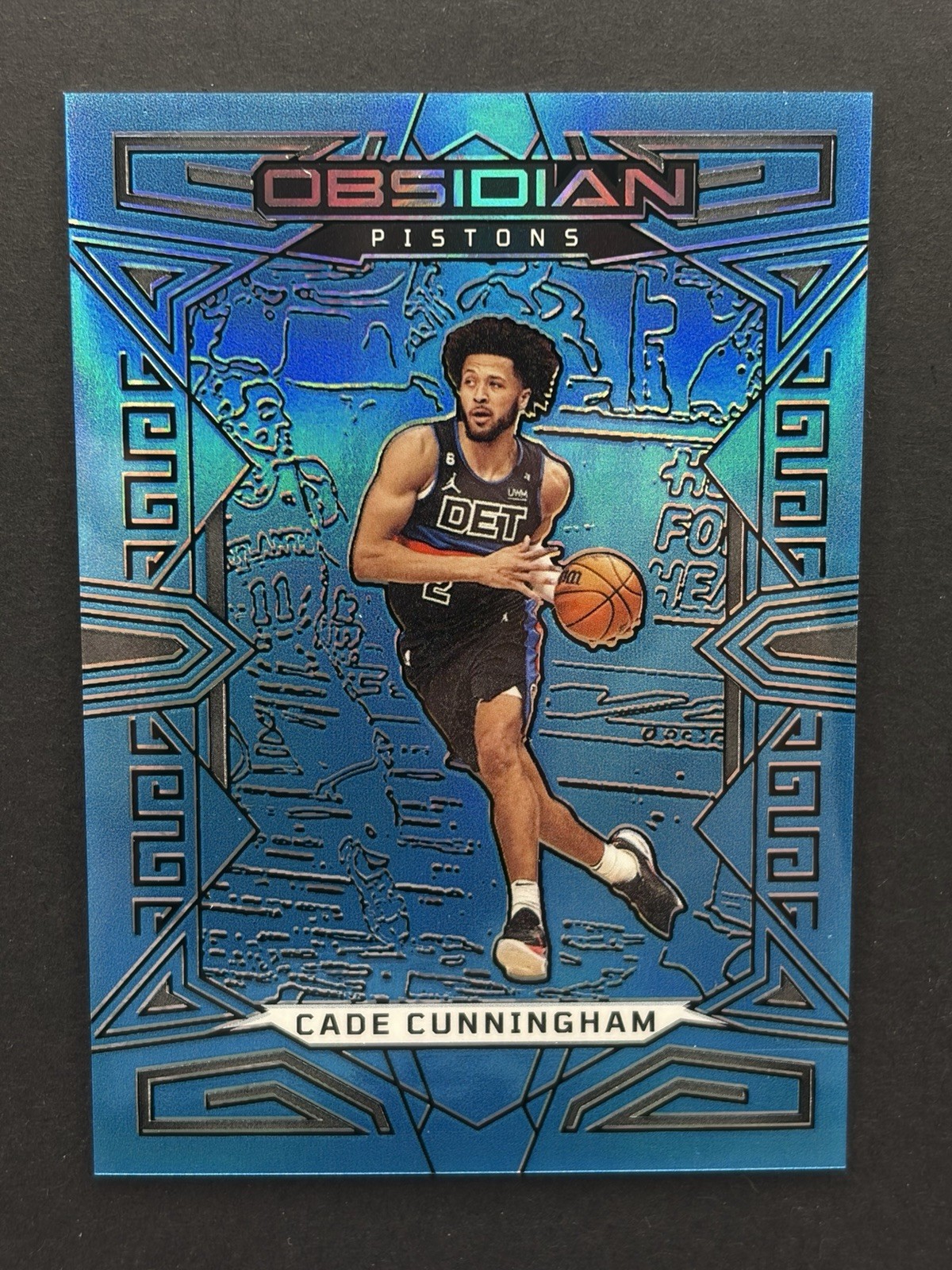 2022-23 Panini Obsidian Cade Cunningham Blue Flood /16 Electric Etch #18 Pistons