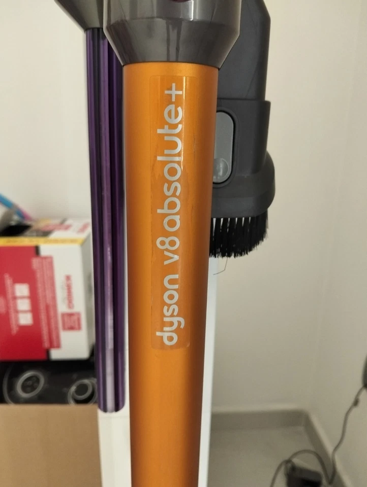 Dyson V8 Absolute+, foto 3 di 5