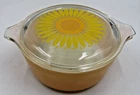 Pyrex Vintage Yellow Sunflower 472 Casserole Dish With Lid 1  12 pints