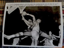 1967 NBA BASKETBALL PHOTO WILT CHAMBERLAIN PHILADELPHIA  76ERS RARE WARRIORS 