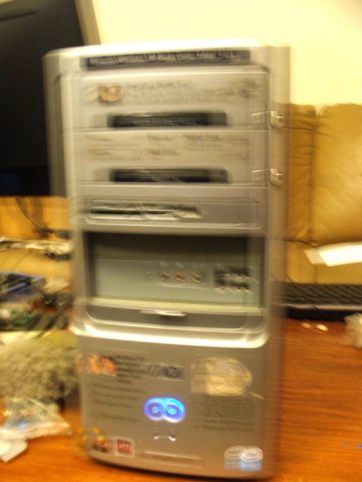 HP Pavilion a1517x 2.66Ghz 2.00GB RAM 200GB HDD Windows 7 Home Premium Sp1 - Image 2 of 4