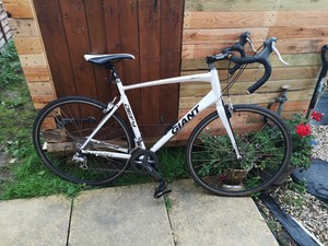 giant aluxx road bike
