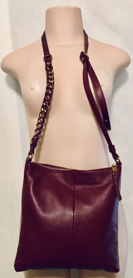 Cartera Bandolera/Hombro Elliot Lucca Borgoña/Cuero Guijarro) - MEDIANA USADA EN EXCELENTE ESTADO Foto 4 de 4