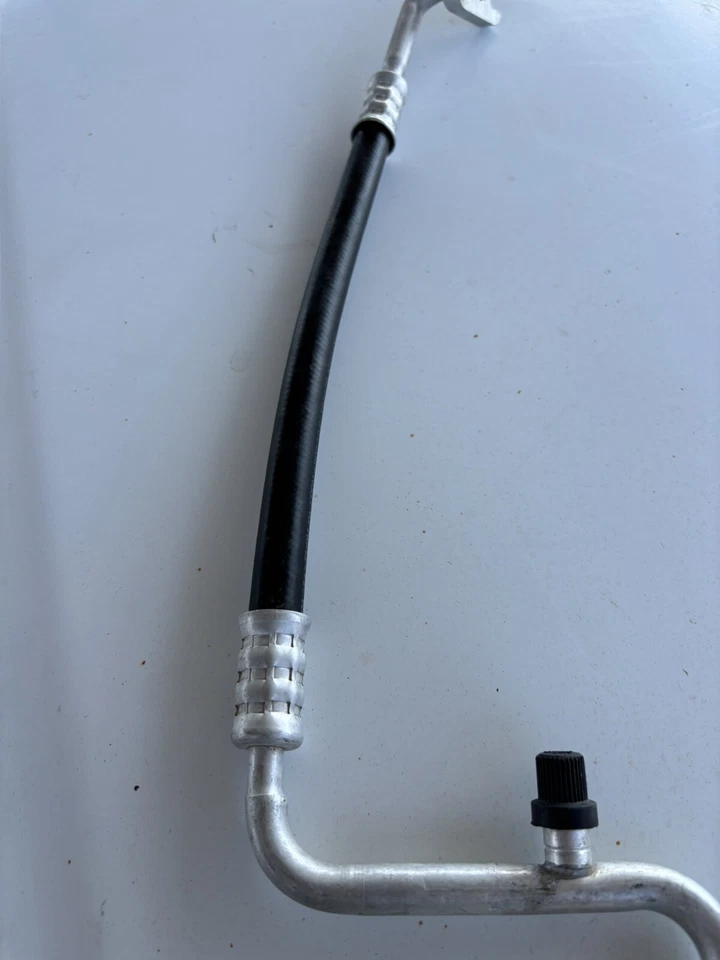 Шланг для разгрузки хладагента кондиционера GMC Acadia 2010-2015 UAC HA111990C - Изображение 3 из 4